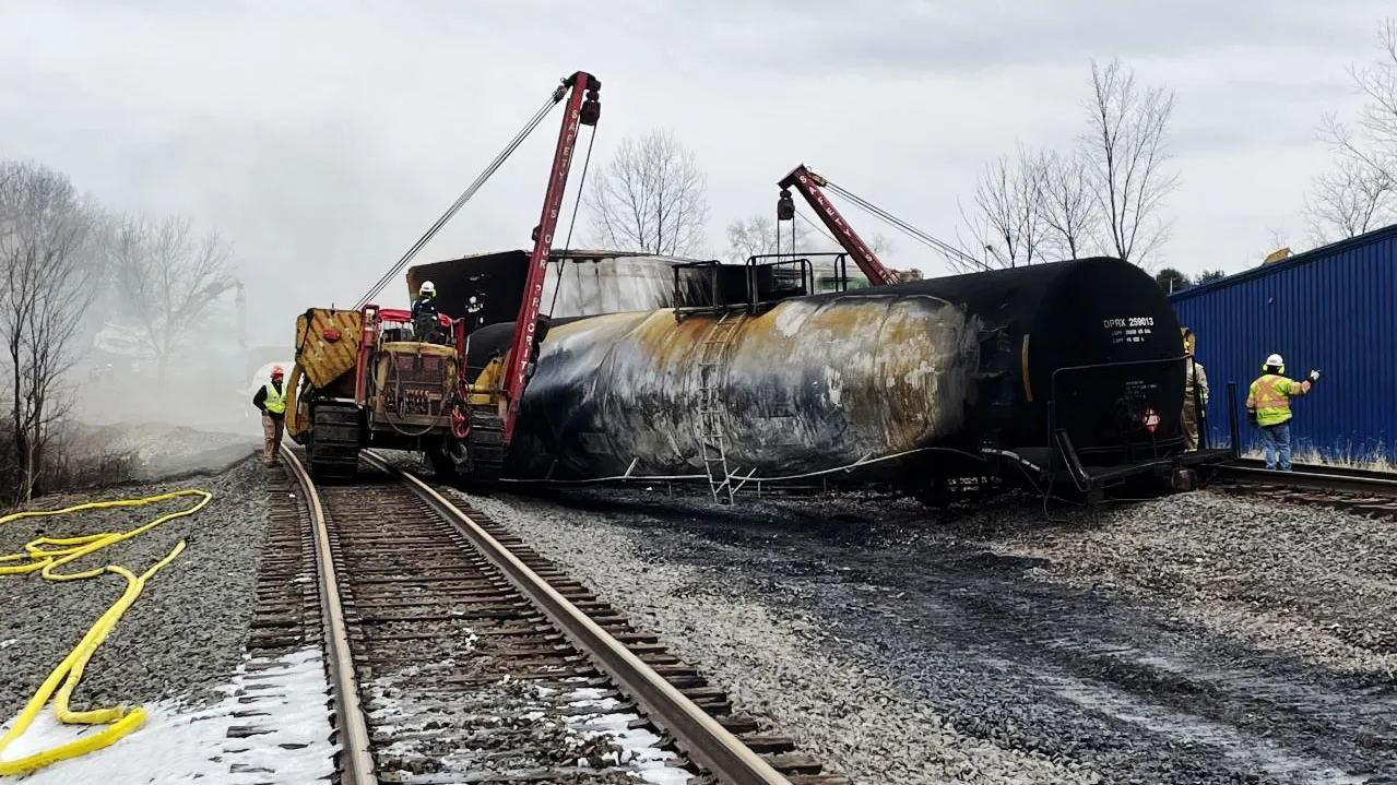 Tren descarrilado en Ohio