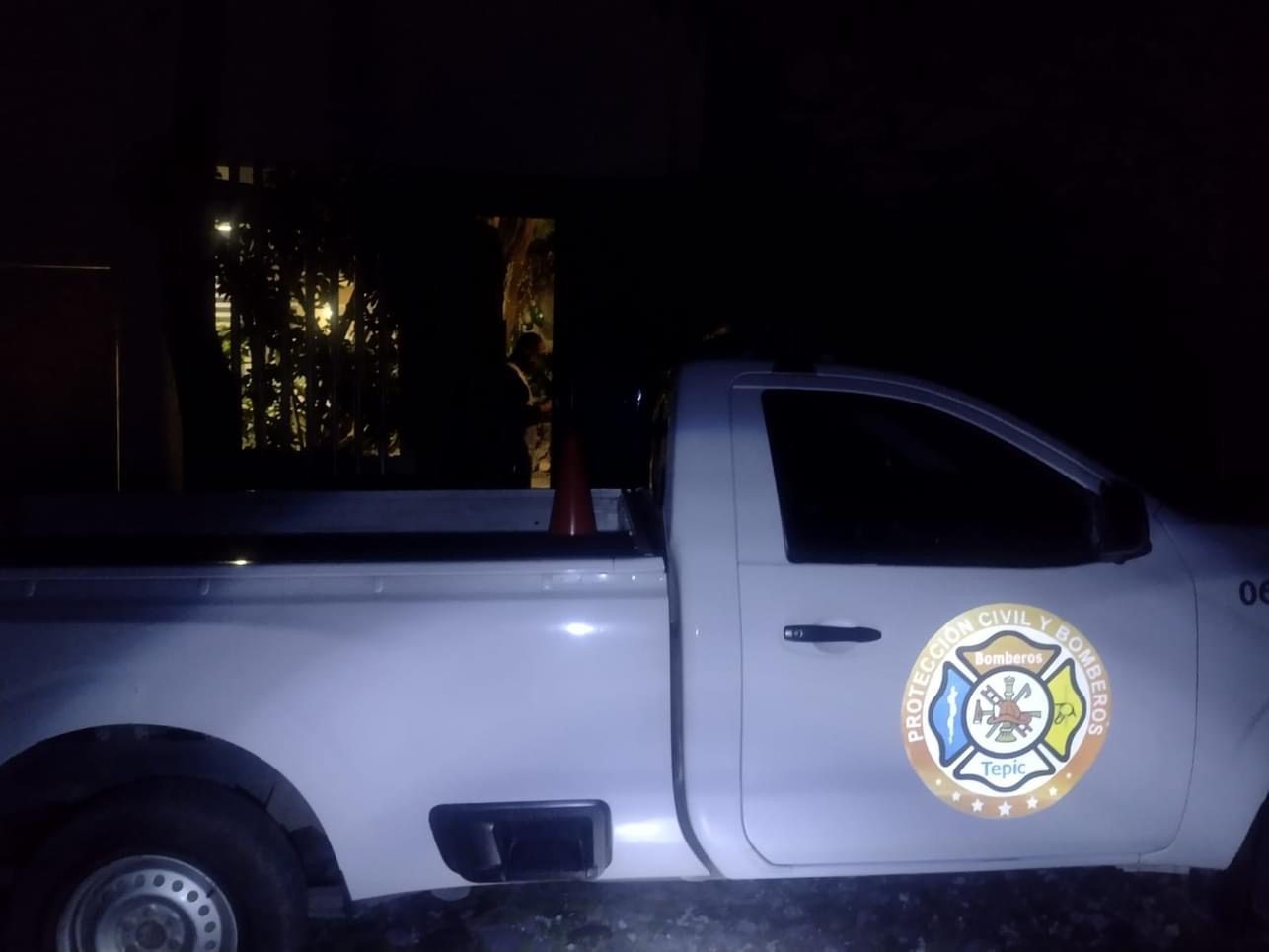Camioneta de Protección Civil y Bomberos