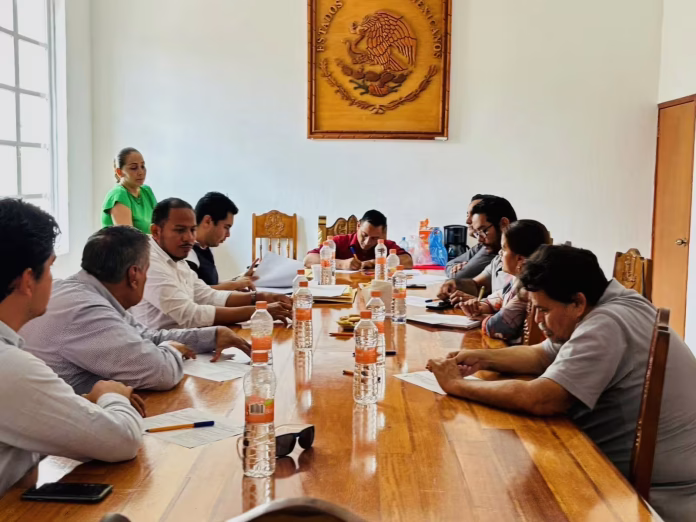 Reunión en cabildo de Ahuacatlán