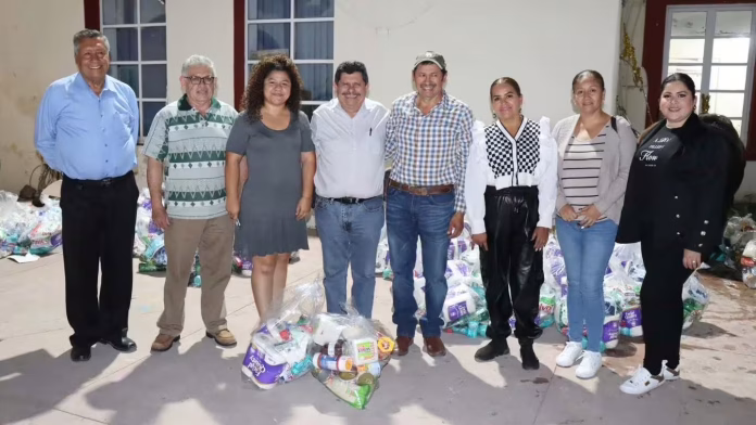 Manolo Andalón y regidores con el SUTSEM
