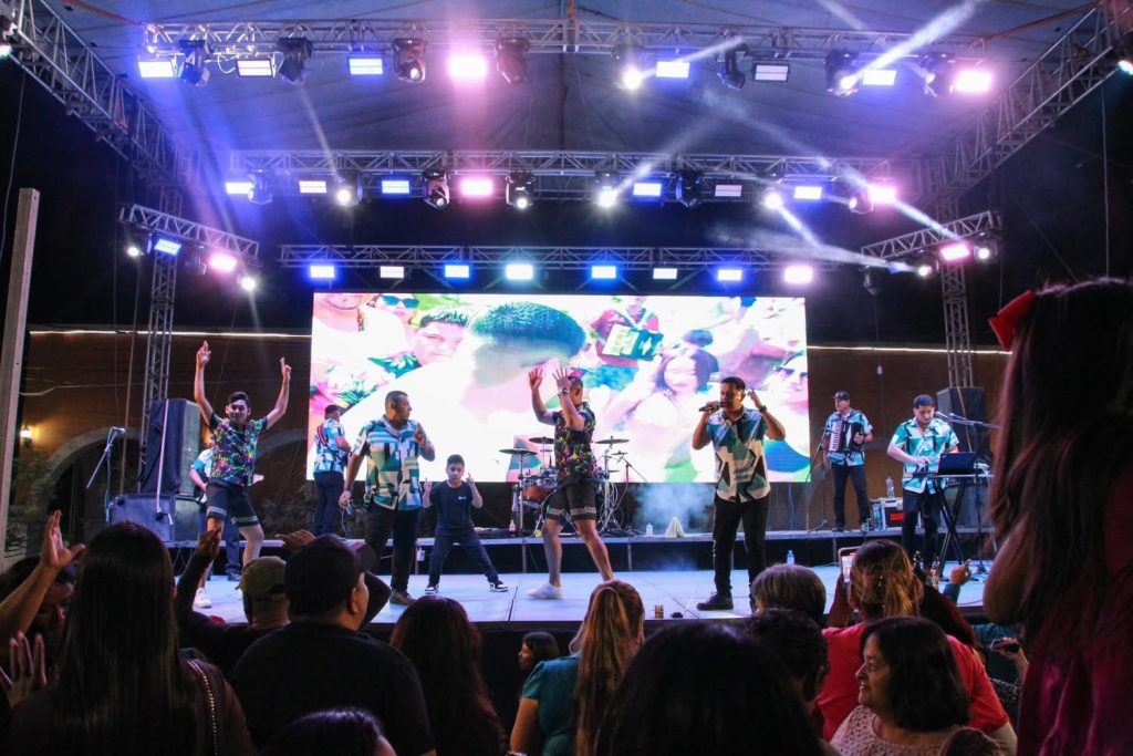 Así arrancó la Feria Santa María del Oro 2025: música, tradición y alegría 1