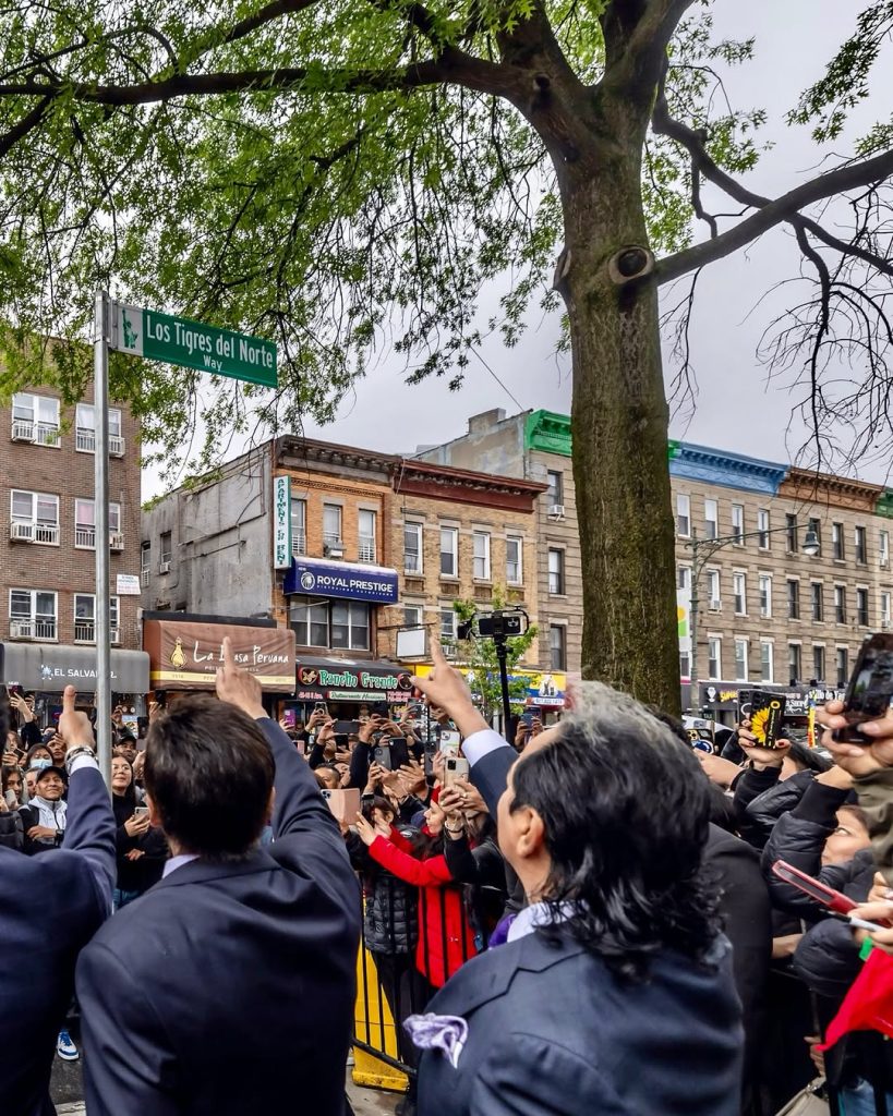 Los Tigres del Norte ya tienen su calle en Nueva York: así fue la emotiva celebración 1