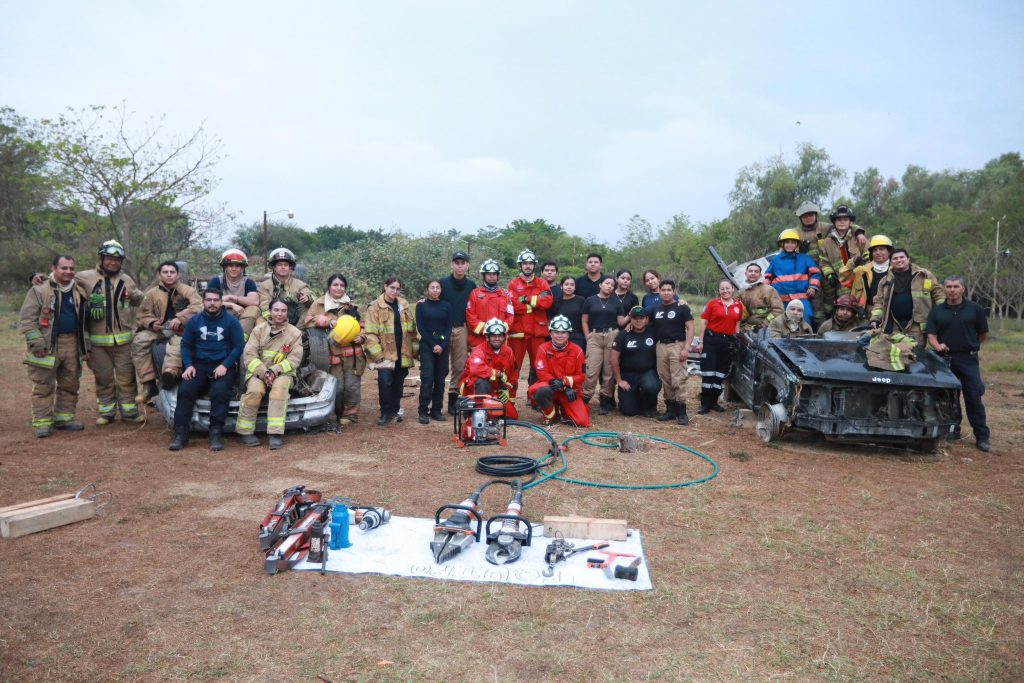 Bomberos de Tepic se capacitan en rescate técnico y extracción vehicular 1 Capacitación a bomberos de tepic
