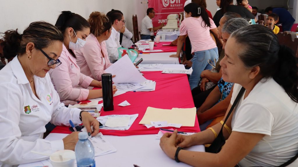 Jornada de Salud Visual gratuita mejora la calidad de vida en Ahuacatlán 2 Jornada de Salud Visual gratuita