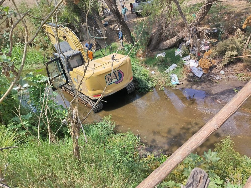 Refuerzan trabajos de desazolve en Ahuacatlán para prevenir afectaciones en temporada de lluvias 2 desazolve en Ahuacatlán