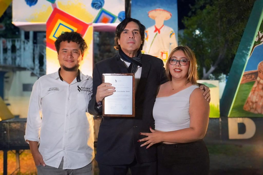 Profesor Rigoberto Guzmán Arce, nombrado cronista adjunto por el Ayuntamiento de Ixtlán del Río 1 Profesor Rigoberto Guzmán Arce, nombrado cronista adjunto por el Ayuntamiento de Ixtlán del Río