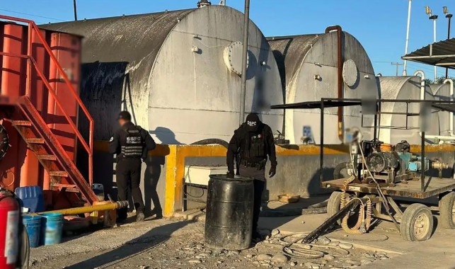 Desmantelan centro clandestino de diésel artesanal en Coatzacoalcos; aseguran más de 1.7 millones de litros 3