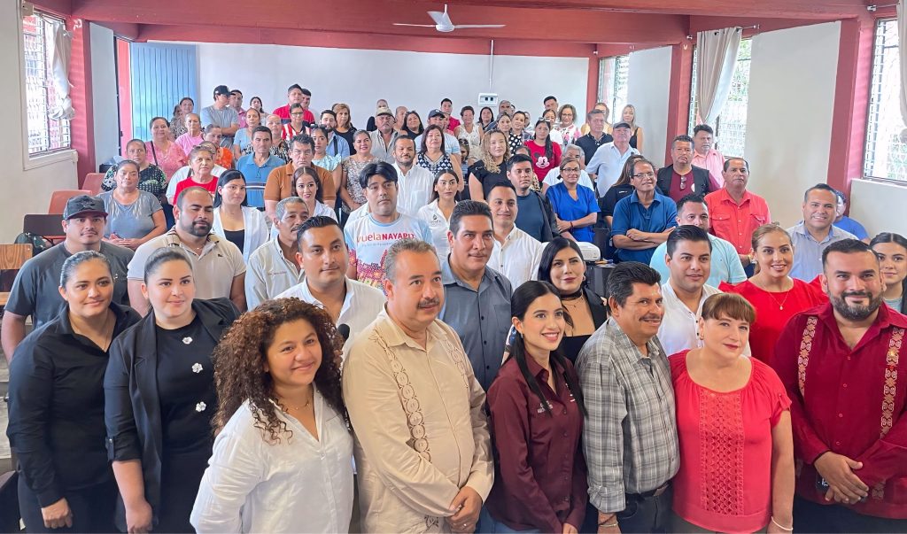 Ahuacatlán refuerza la transparencia: Dr. Manolo Andalón firma convenio con el Sistema Local Anticorrupción