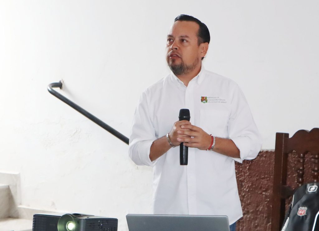 Fortalecen la educación en Ahuacatlán con la conformación del Consejo Municipal de Participación Escolar