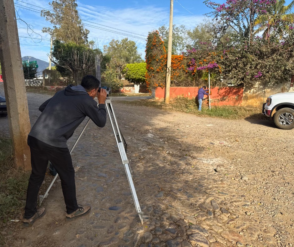 Compostela inicia obra vial en la colonia Del Bosque con huellas de concreto y empedrado