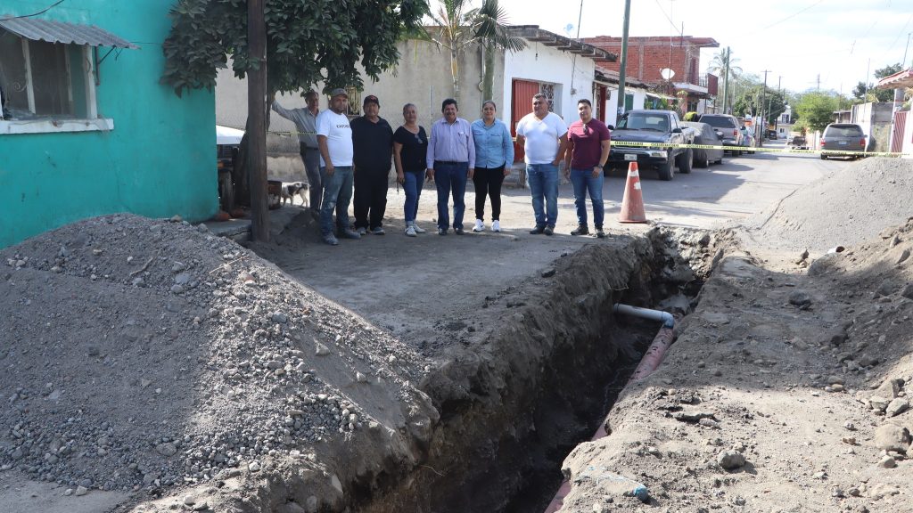 Trabajos de rehabilitación de drenaje fortalecen servicios básicos en Marquezado
