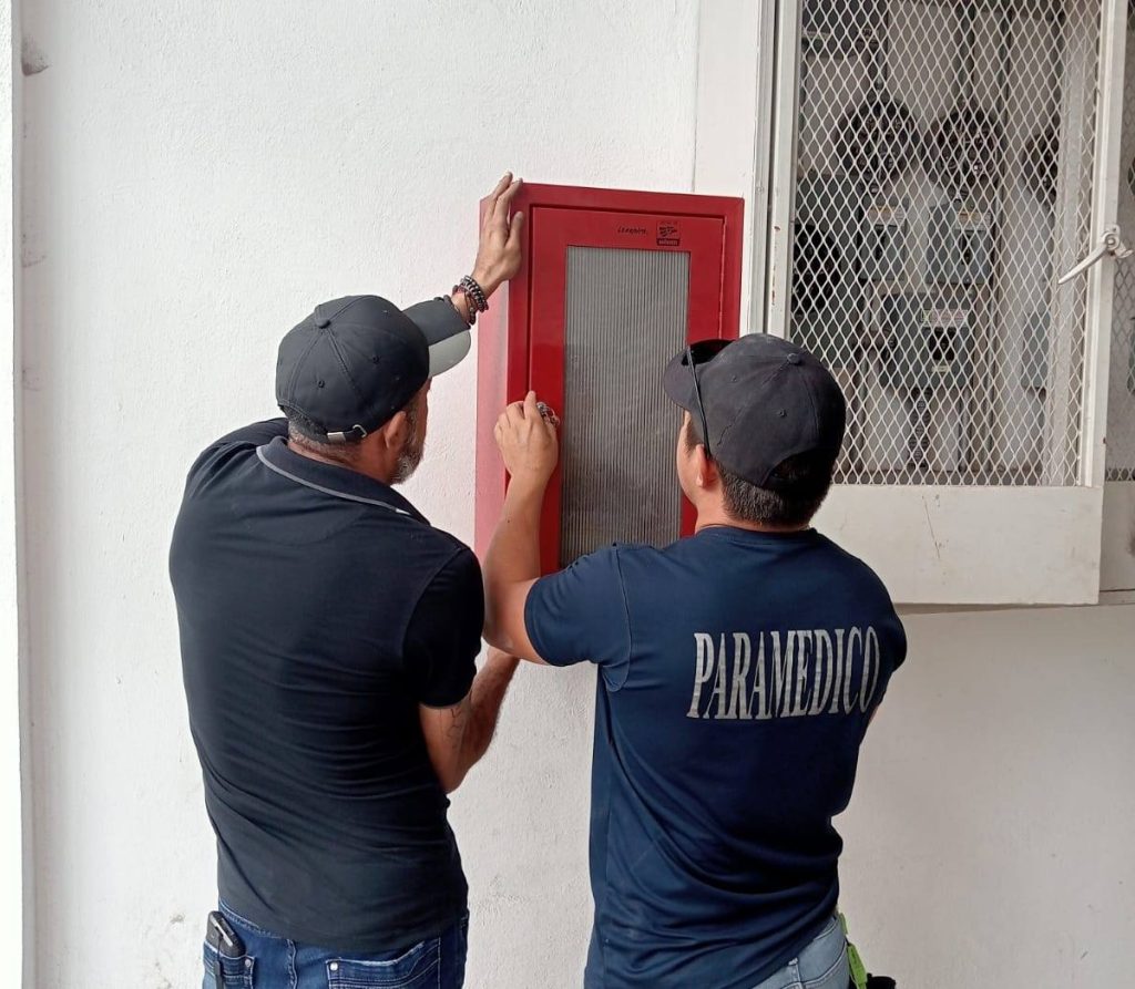 Gobierno de Ahuacatlán sostiene reunión con locatarios del mercado para fortalecer seguridad y organización 2 Gobierno de Ahuacatlán sostiene reunión con locatarios del mercado para fortalecer seguridad y organización