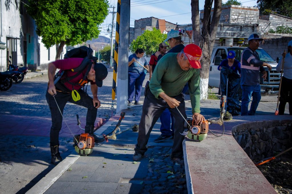 Ayuntamiento de Jala realiza jornada de limpieza en colonias La Cruz y Merced Ibarra