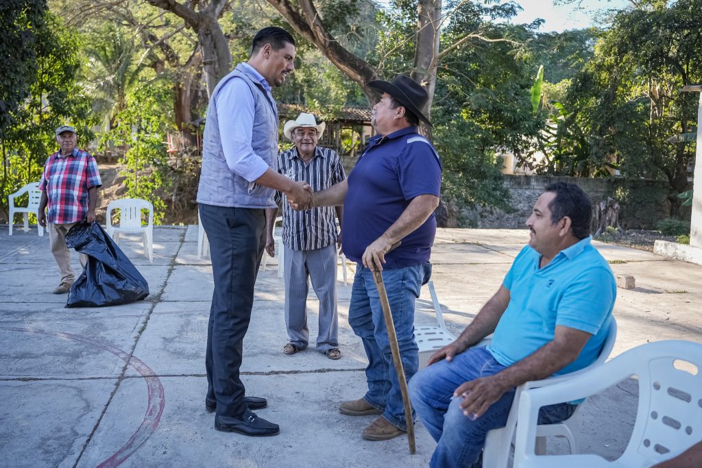 Alcalde de Compostela fortalece diálogo comunitario en la localidad de Nuevo Ixtlán
