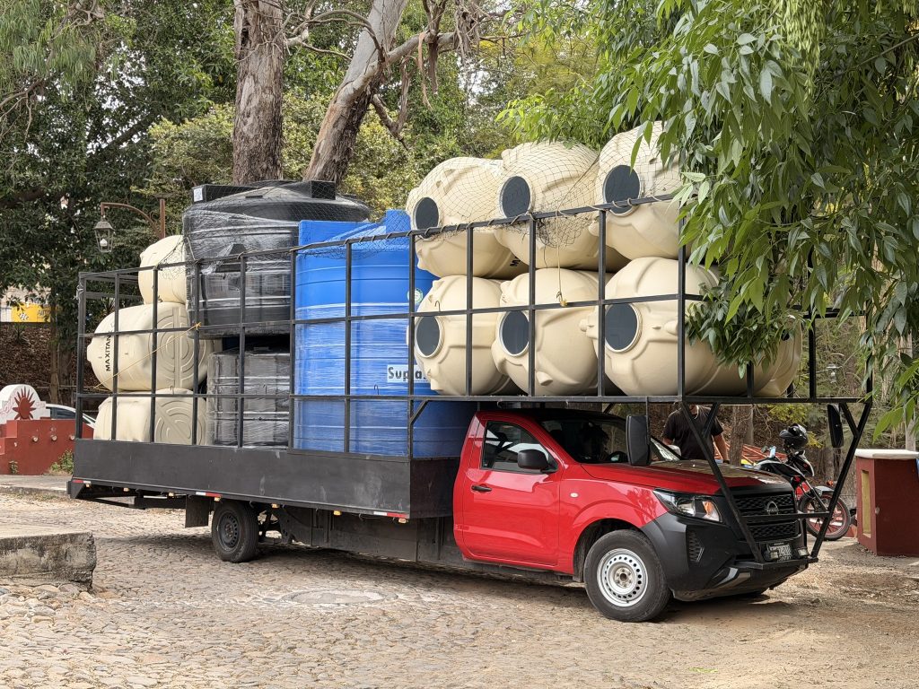 Entregan apoyos del programa Transformando En GRANDE a familias de Compostela, Las Varas y La Peñita de Jaltemba