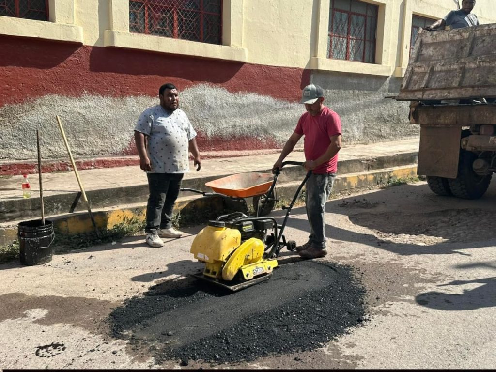 Ayuntamiento de Ruiz realiza trabajos de bacheo en vialidades principales del municipio 1 Ayuntamiento de Ruiz realiza trabajos de bacheo en vialidades principales del municipio
