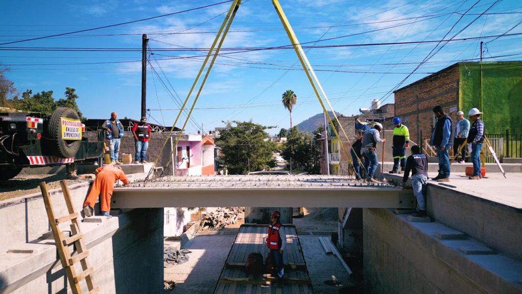 Gobernador destaca avance en la construcción del puente de la calle Ignacio Zaragoza en Tepic