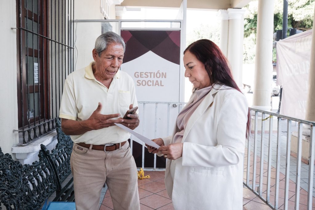 Presidenta municipal Anabel Guerrero supervisa atención ciudadana con recorridos en ventanillas
