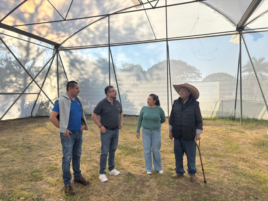 Gobierno municipal impulsa proyecto Huerto en tu Escuela en el CBTa 245 de Santa Isabel