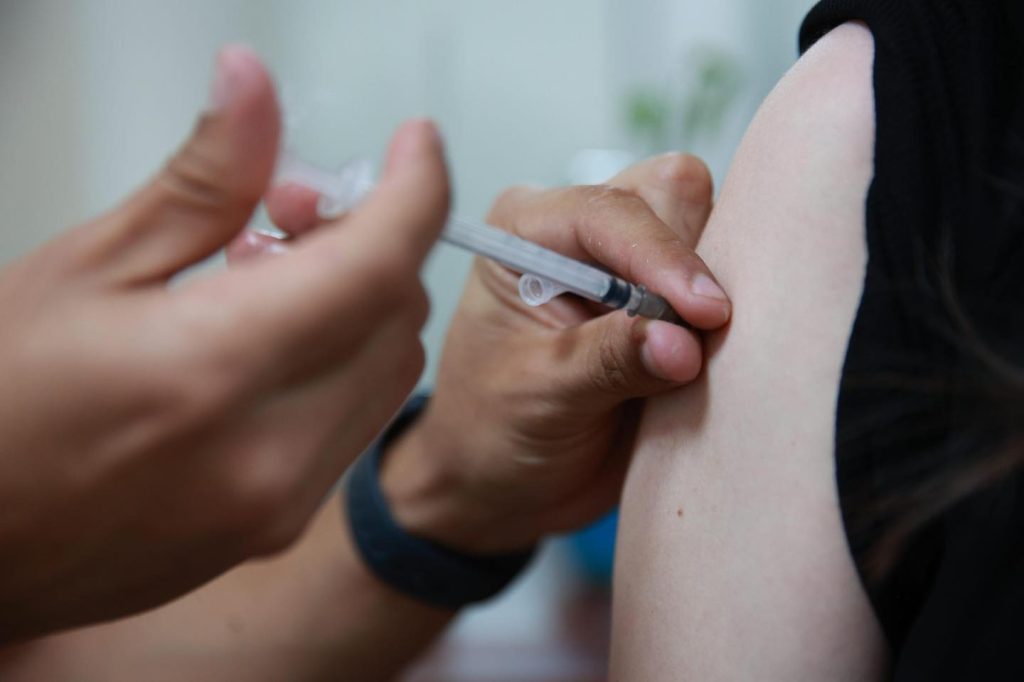 Congreso del Estado instala módulo de vacunación contra el sarampión para su personal