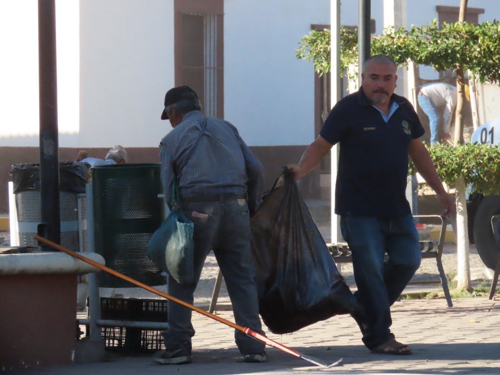 Miércoles de Limpieza fortalece entornos en el barrio La Natividad de Jala 1 Miércoles de Limpieza fortalece entornos en el barrio La Natividad de Jala