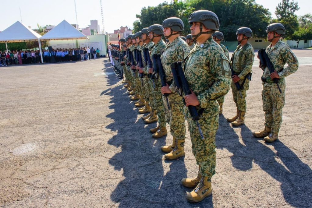 Navarro Quintero encabeza ceremonia por el Día de la Bandera en Tepic 2 Navarro Quintero encabeza ceremonia por el Día de la Bandera en Tepic