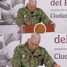 Secretario de Defensa se emociona al recordar a los 25 guardias nacionales caídos tras operación contra El Mencho