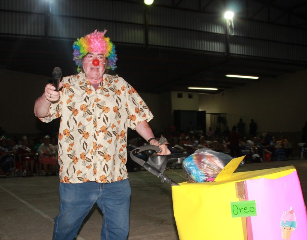 Coronan a la Reina de la Tercera Edad en Santa Isabel Ahuacatlán con ambiente de convivencia y participación social