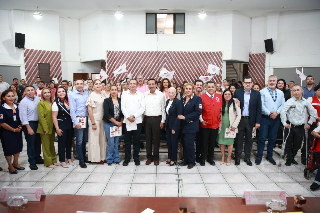 Diputados de Nayarit entregan donativo a la Cruz Roja durante la Colecta Anual