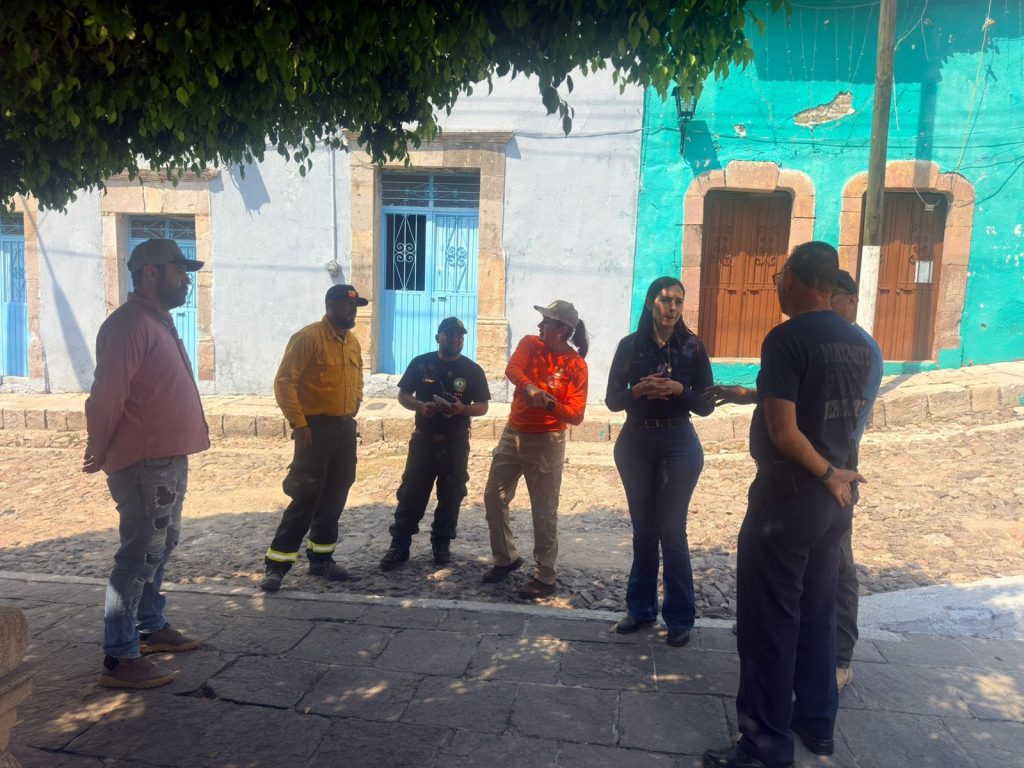 Continúan labores para controlar incendio en Cerro El Vigía en La Yesca
