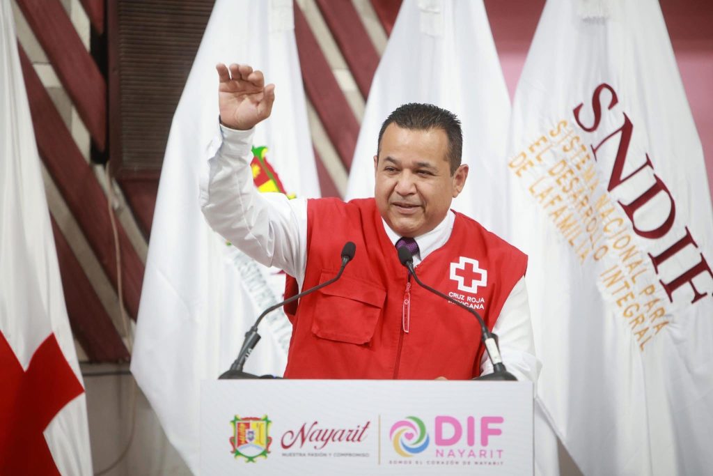 Diputados de Nayarit entregan donativo a la Cruz Roja durante la Colecta Anual
