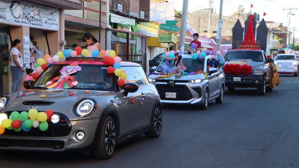 Festival del Día del Niño en Ahuacatlán reúne a familias en jornada de convivencia y celebración