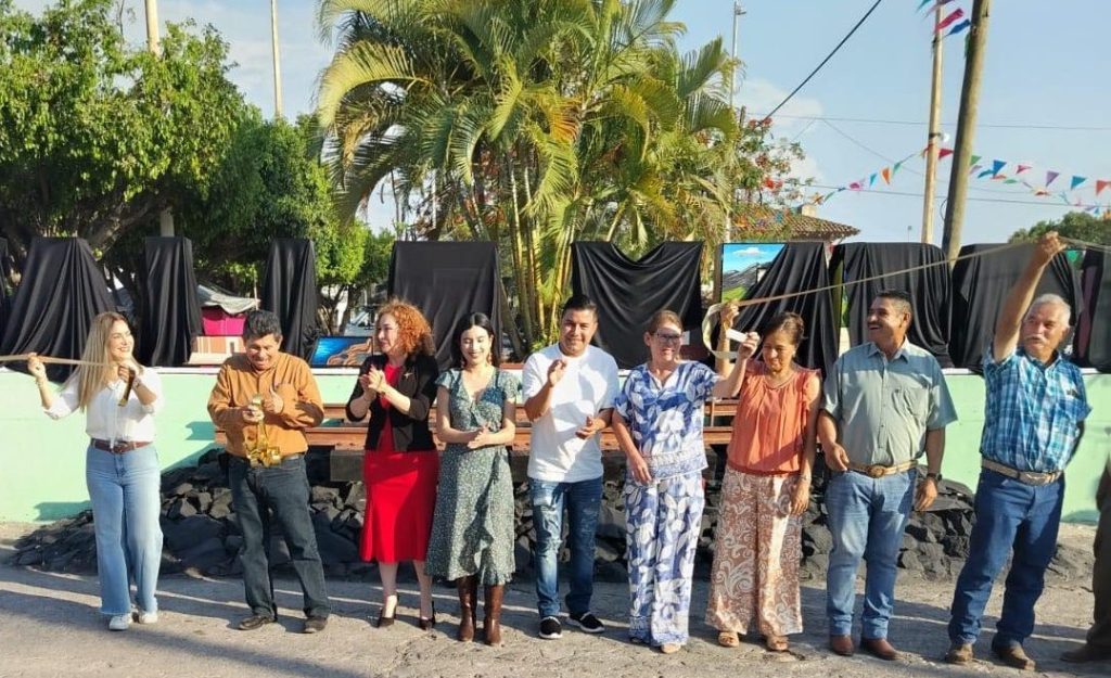 Develan maxiletras de Valle Verde como nuevo símbolo de identidad comunitaria