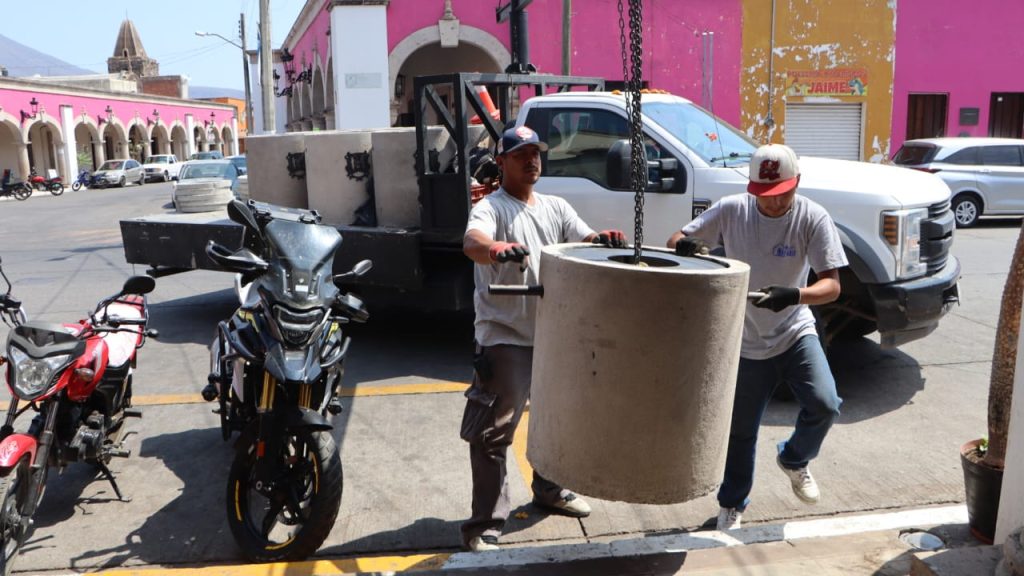 Recibe Ahuacatlán primera entrega de contenedores para fortalecer limpieza y espacios públicos 2 Recibe Ahuacatlán primera entrega de contenedores para fortalecer limpieza y espacios públicos