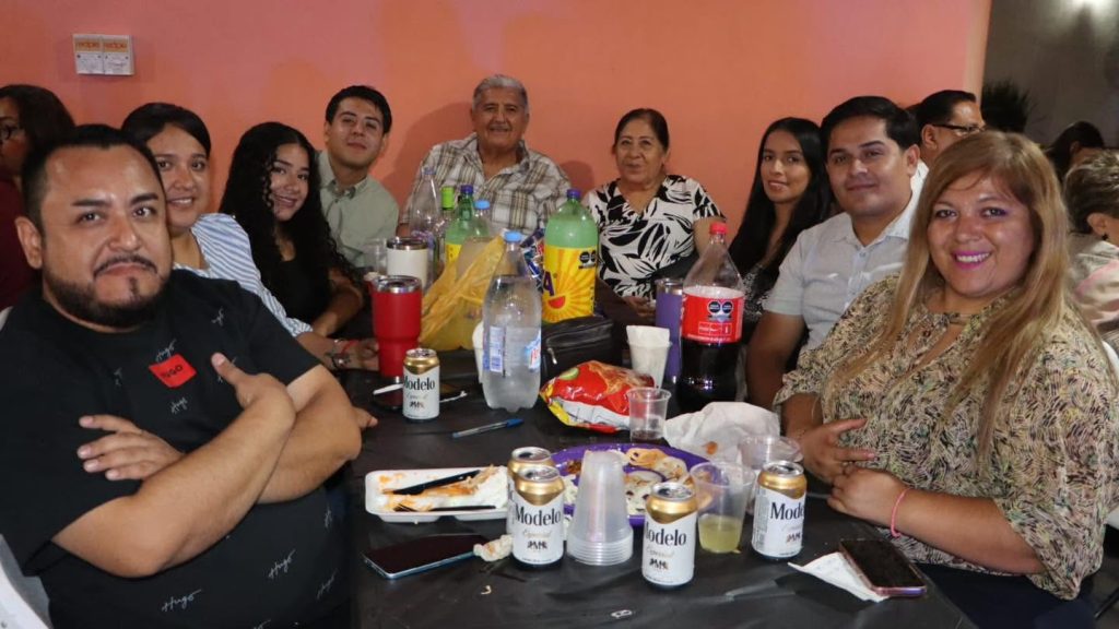 Ahuacatlán reconoce la labor docente con celebración especial para maestras y maestros 1 Ahuacatlán reconoce la labor docente con celebración especial para maestras y maestros