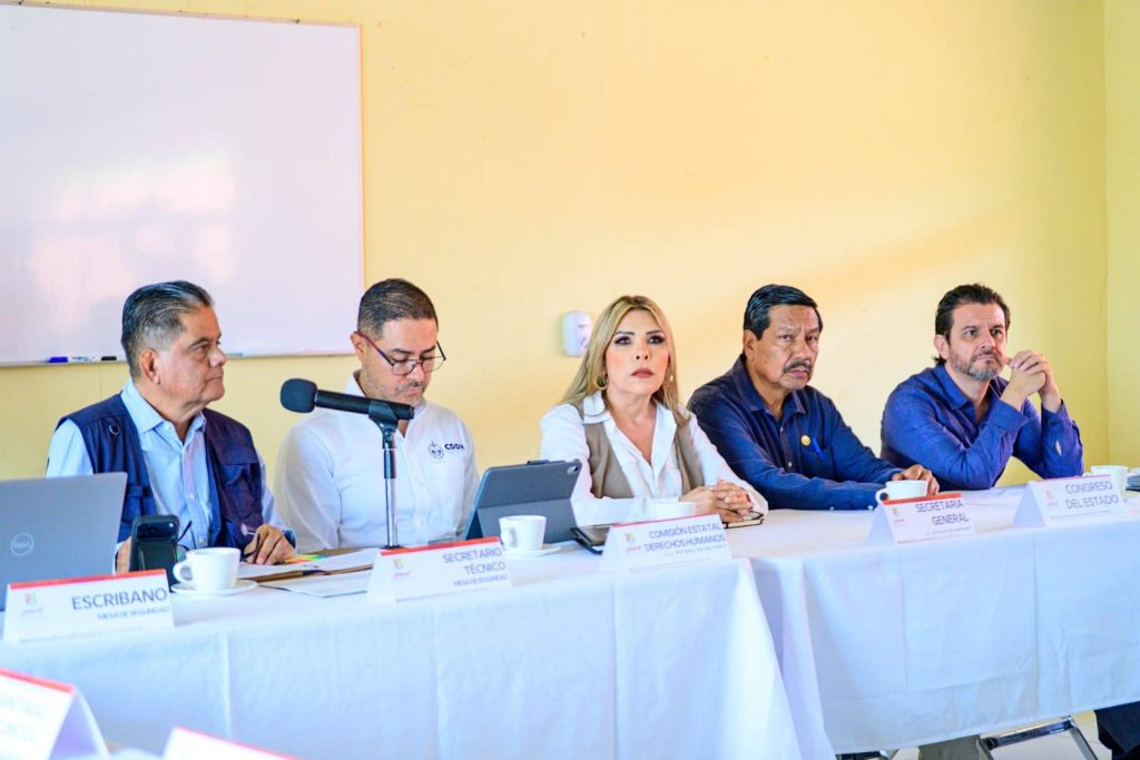 Miguel Ángel Navarro lleva la Mesa de Seguridad a la sierra de Huajicori para fortalecer la presencia institucional
