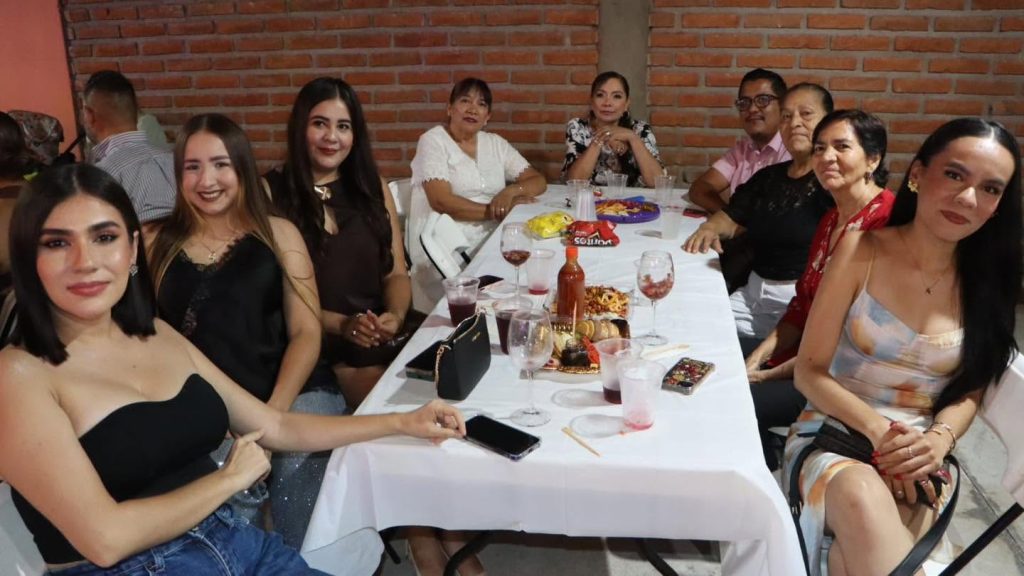 Ahuacatlán reconoce la labor docente con celebración especial para maestras y maestros 2 Ahuacatlán reconoce la labor docente con celebración especial para maestras y maestros