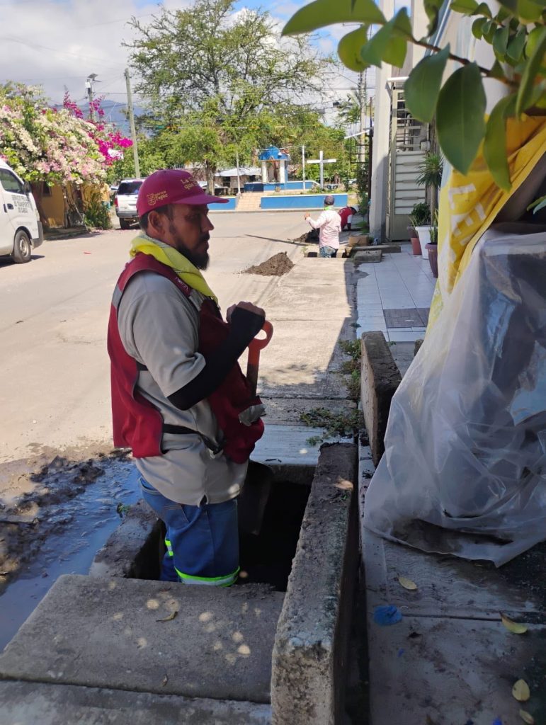 Desazolve en Tepic fortalece acciones preventivas durante temporada de lluvias 2 Desazolve en Tepic fortalece acciones preventivas durante temporada de lluvias