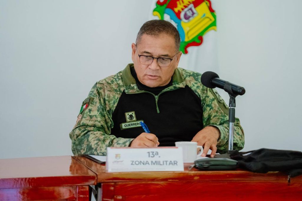 Miguel Ángel Navarro da seguimiento a las estrategias de seguridad en Nayarit