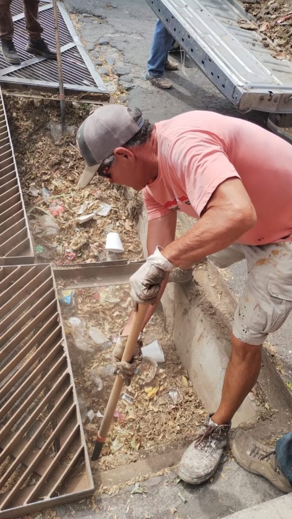 Limpieza y desazolve de alcantarillas refuerzan la prevención ante temporada de lluvias en Ahuacatlán 2 Limpieza y desazolve de alcantarillas refuerzan la prevención ante temporada de lluvias en Ahuacatlán