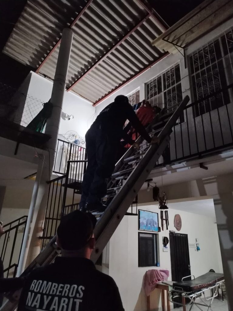 Rescate en Ahuacatlán moviliza a cuerpos de emergencia y destaca labor de Protección Civil 1 Rescate en Ahuacatlán moviliza a cuerpos de emergencia y destaca labor de Protección Civil