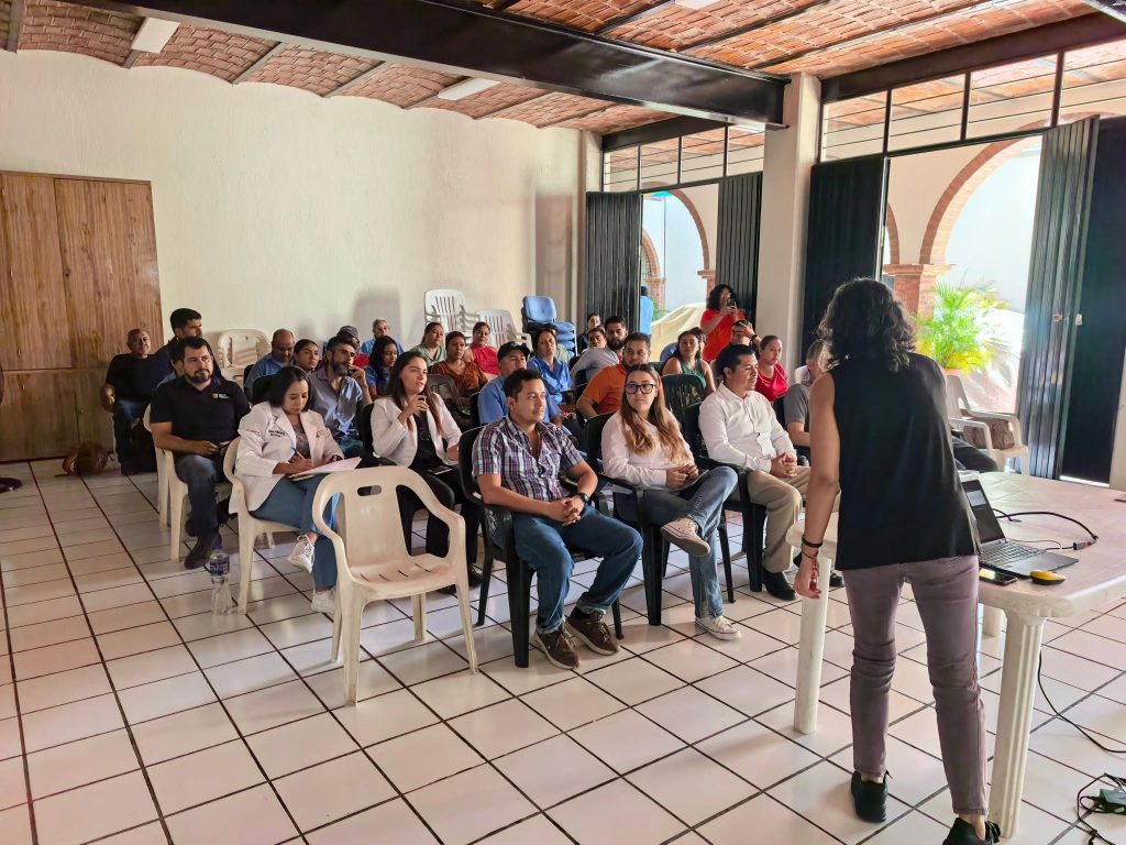 Amatlán de Cañas fortalece la capacitación en derechos humanos con taller dirigido a servidores públicos 2 Amatlán de Cañas fortalece la capacitación en derechos humanos con taller dirigido a servidores públicos