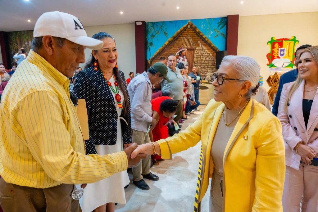 Entregan visas para fortalecer el reencuentro familiar de adultos mayores en Nayarit 1 Uniendo Corazones Nayaritas entrega visas para fortalecer la reunificación familiar