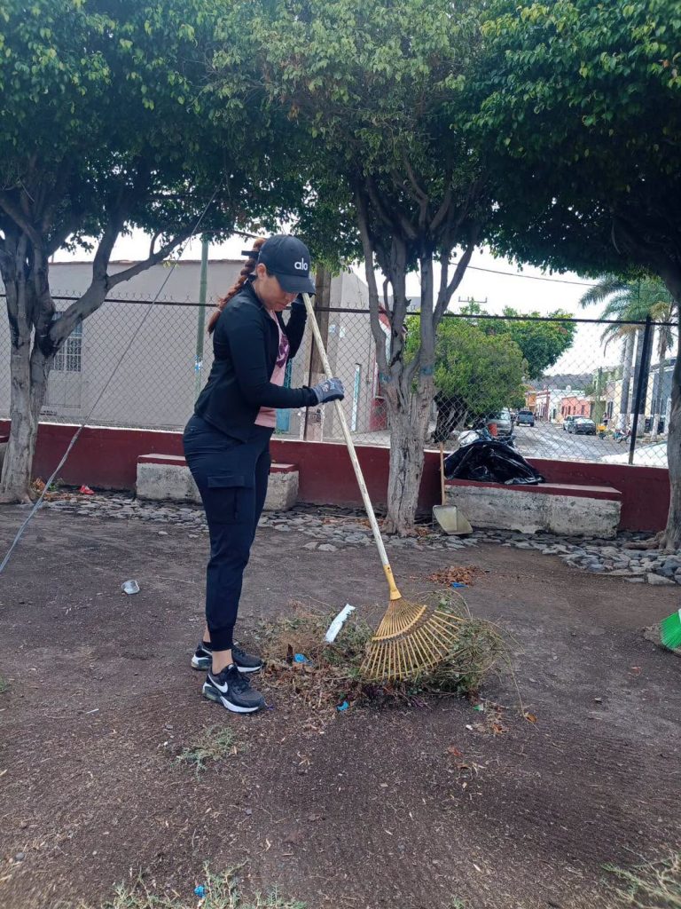 Jornada de limpieza mejora las condiciones del Parque Infantil Morelos en Ahuacatlán 1 Jornada de limpieza mejora las condiciones del Parque Infantil Morelos en Ahuacatlán