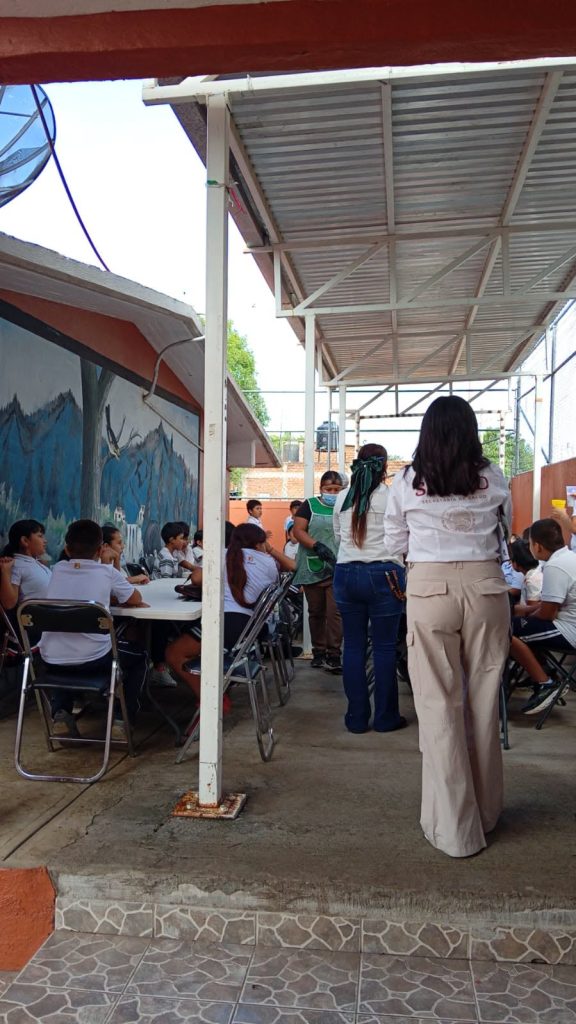Desayunos escolares de Ahuacatlán reciben supervisión del Sistema DIF Nacional 2 DIF Ahuacatlán recibe supervisión nacional del programa de desayunos escolares