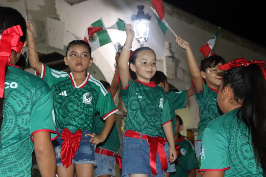 Cultura fortalece la convivencia familiar con tarde artística en Ahuacatlán