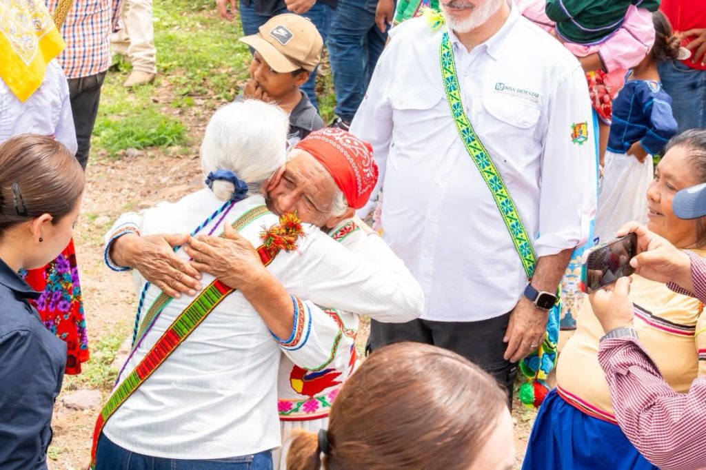 Potrero de la Palmita recibe obras de infraestructura educativa, agua potable y energía eléctrica