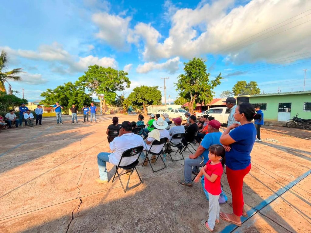 San Blas entrega obra eléctrica en Chacalilla y anuncia mejoramiento de la red de agua potable