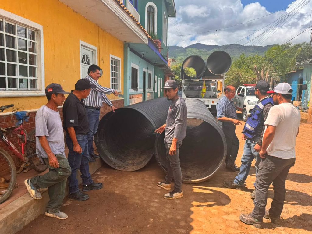 Ahuacatlán inicia construcción de bocas de tormenta en la colonia Demetrio Vallejo para prevenir inundaciones