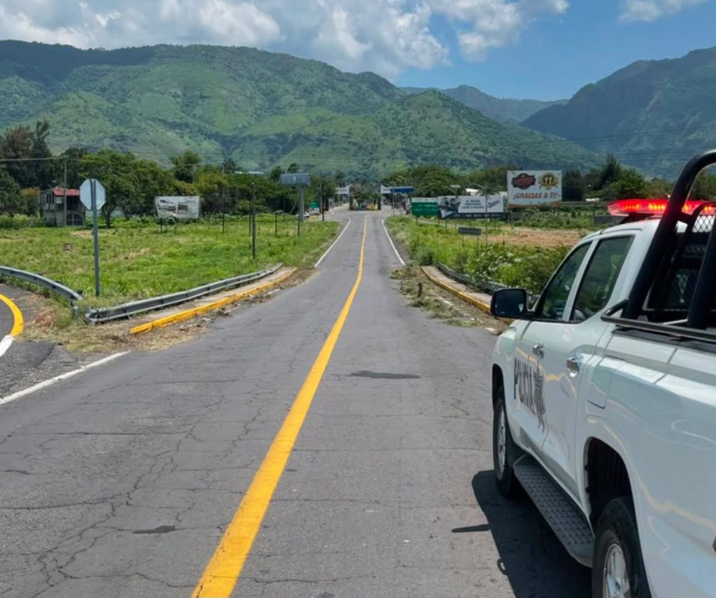 Jala refuerza la seguridad vial con limpieza del puente de acceso al municipio 2 Jala refuerza la seguridad vial con limpieza del puente de acceso al municipio